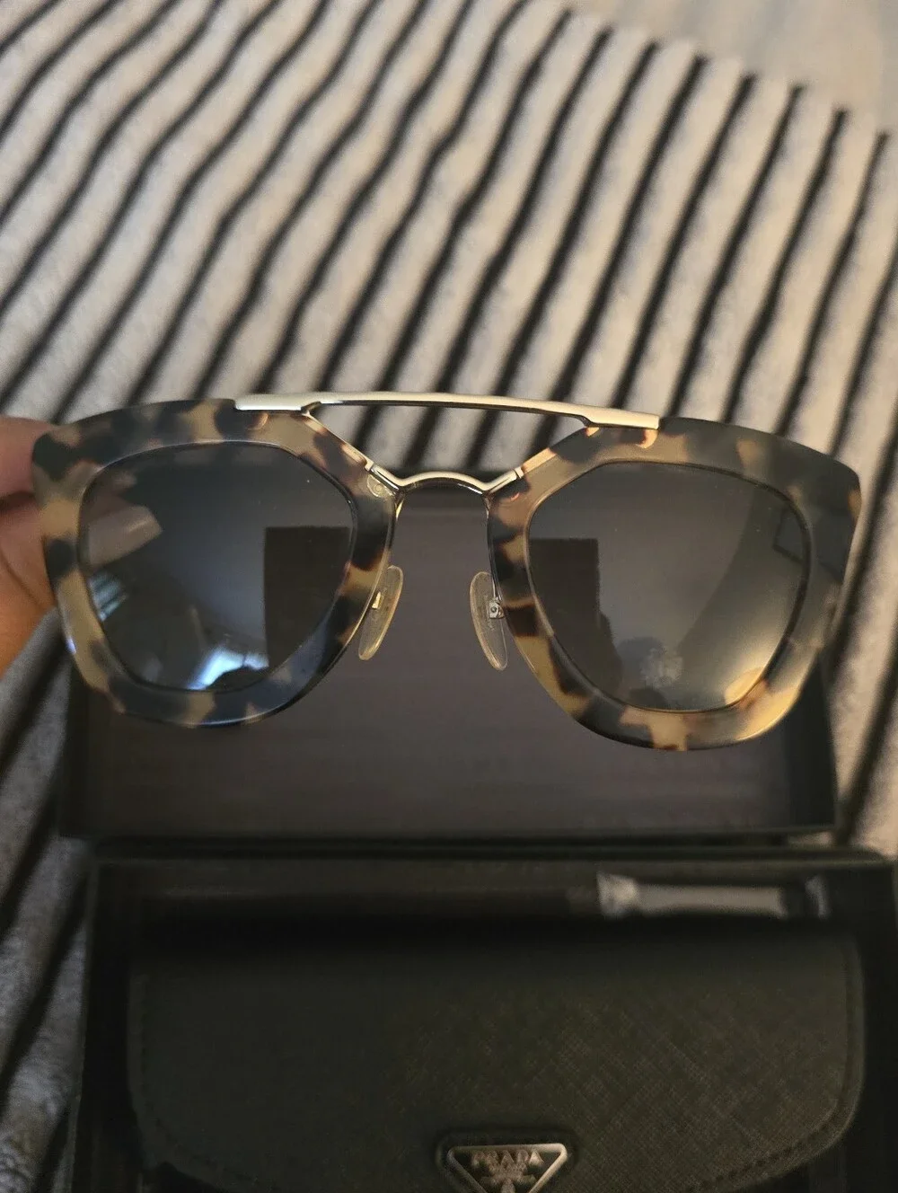 Prada SPR09Q Cinema Tortoise Shell Sunglasses Black Saffiano Leather Case + Box